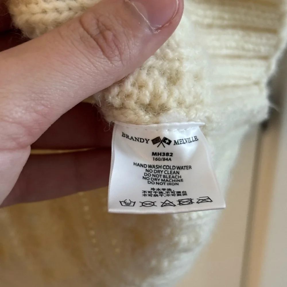 Brandy Melville Eva Heavy Wool Cable Knit Cardigan - Picture 7 of 8